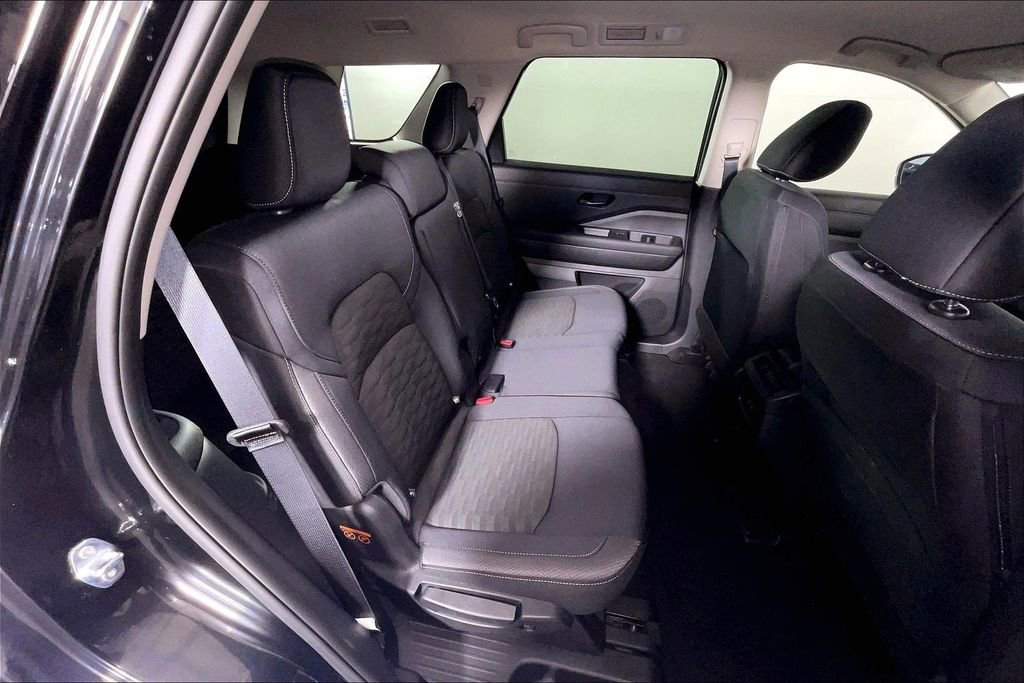 Certified 2025 Nissan Pathfinder S image 37
