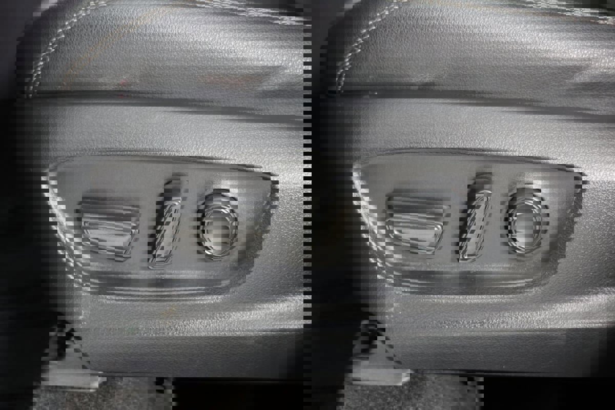 Used 2022 Toyota Corolla Cross XLE image 23