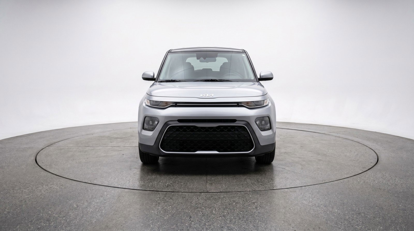 Used 2025 Kia Soul LX w/ LX Technology Package FWD image 2