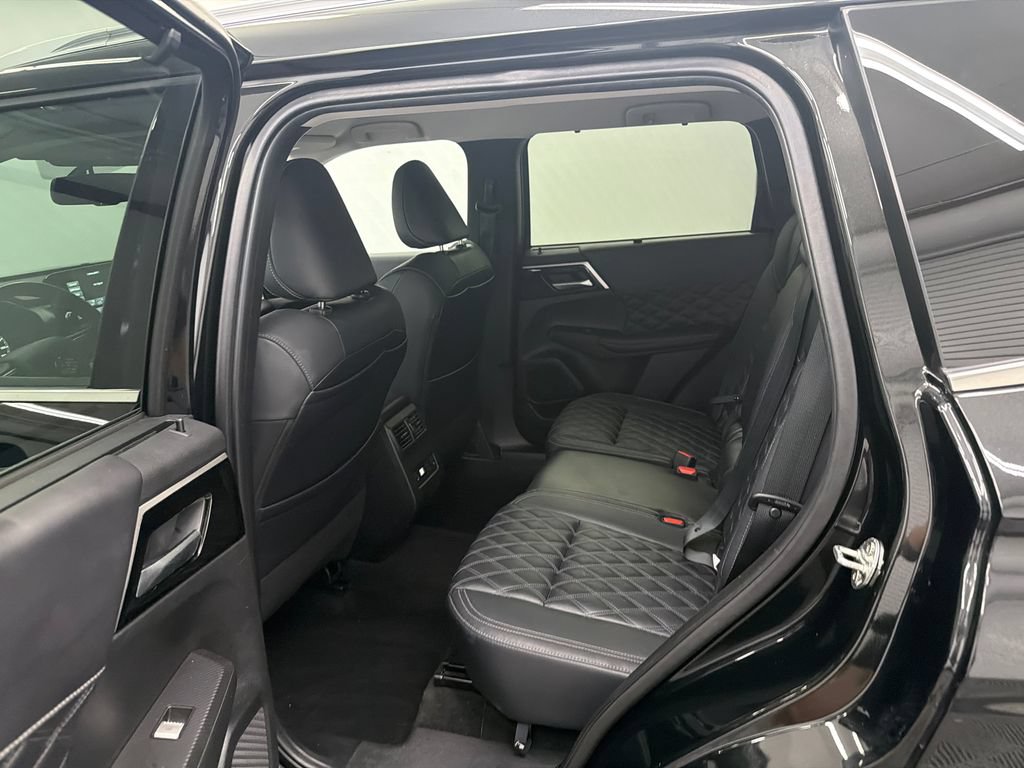 Used 2024 Mitsubishi Outlander SEL FWD image 23