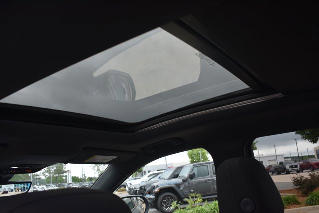 New 2026 Chevrolet Equinox LT w/ Midnight Edition image 17