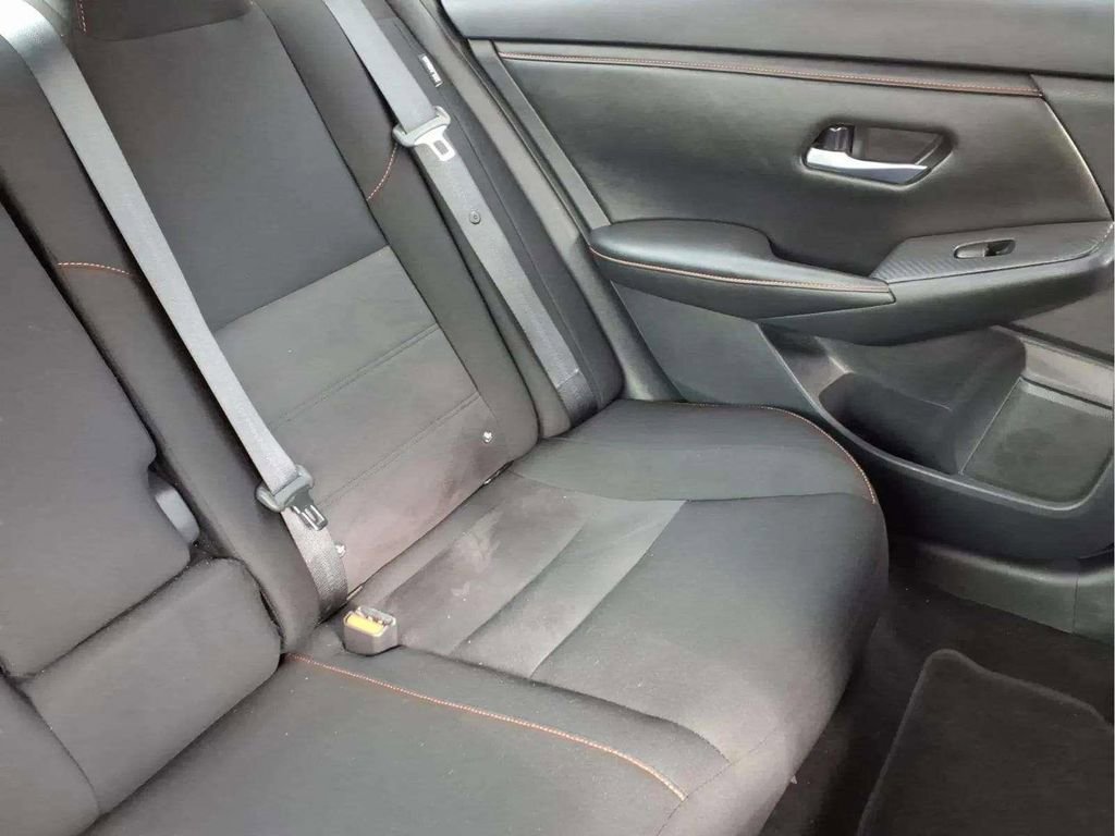 Used 2025 Nissan Sentra SR image 18