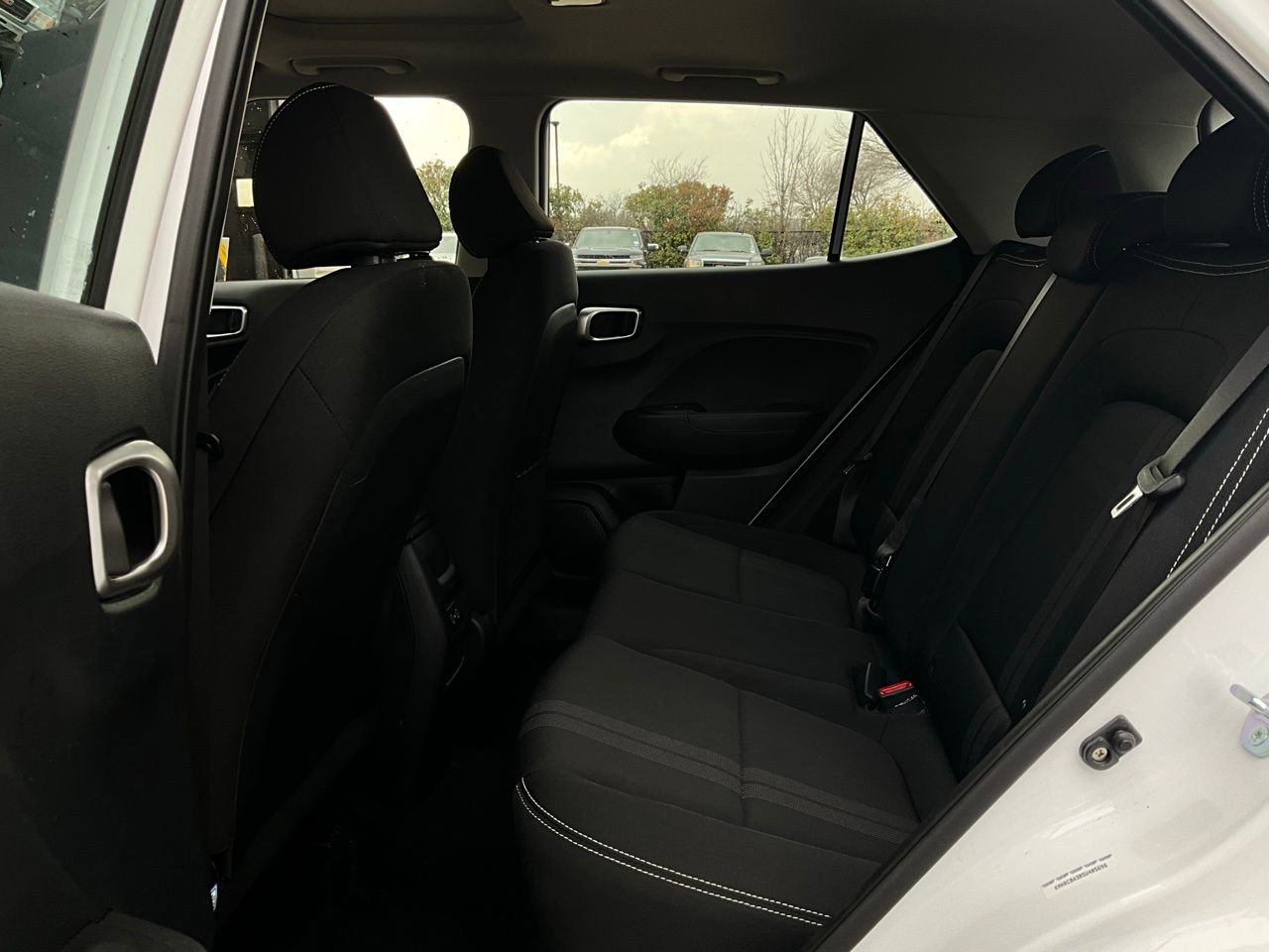 Used 2025 Hyundai Venue SEL image 11