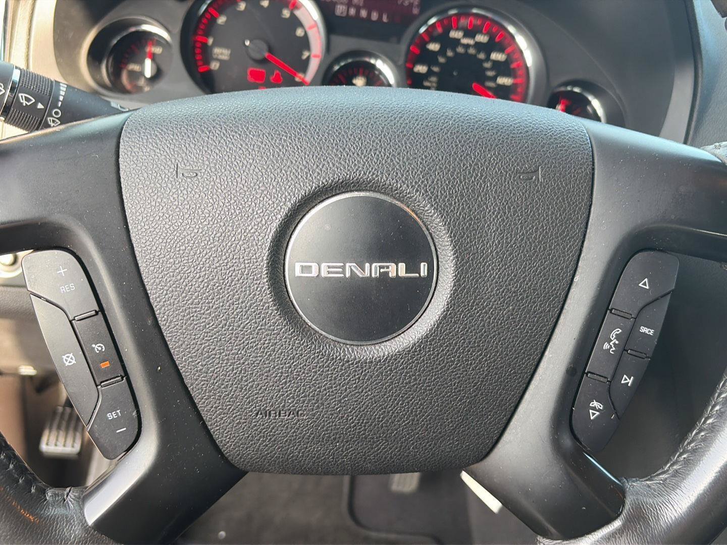 Used 2012 GMC Acadia Denali FWD image 24