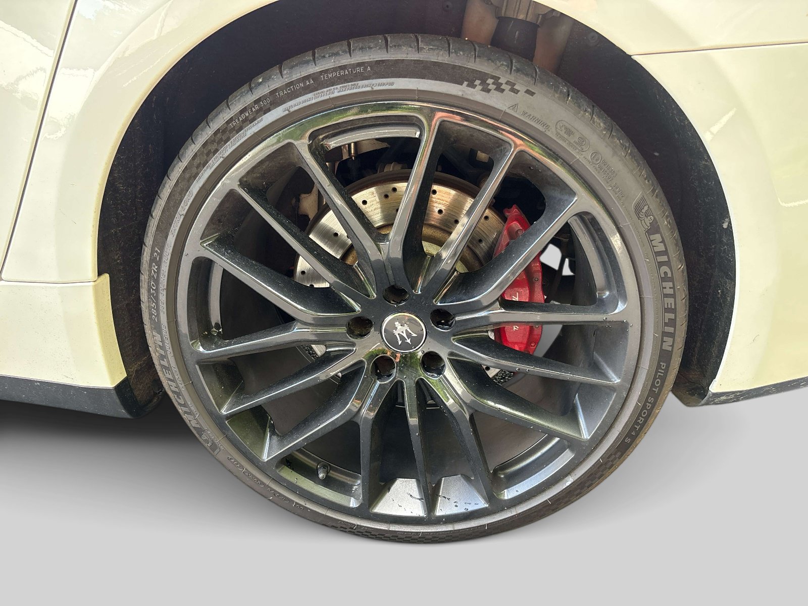 Used 2014 Maserati Quattroporte GTS RWD image 8