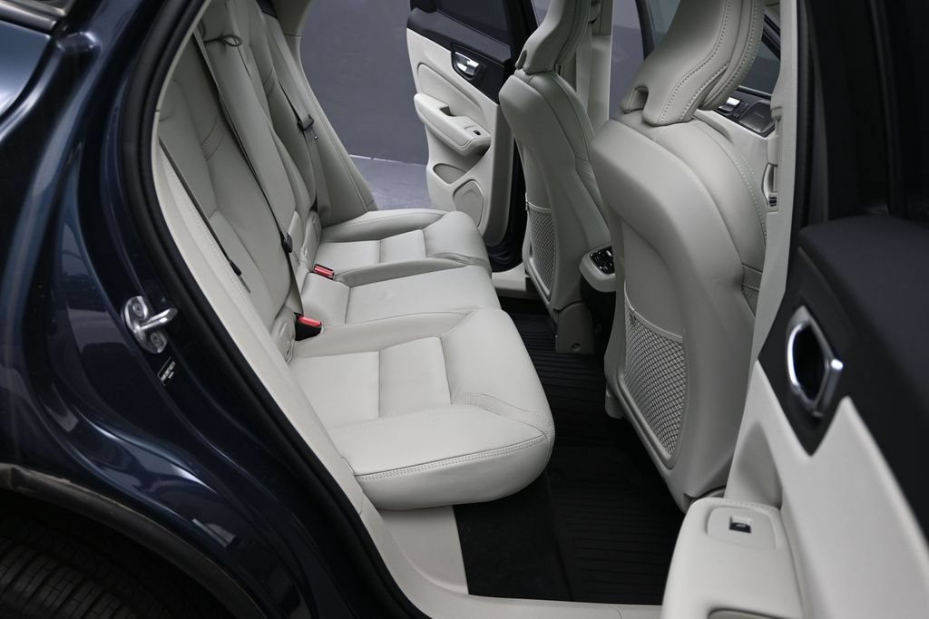New 2026 Volvo XC60 B5 Ultra w/ Climate Package AWD/4WD image 17