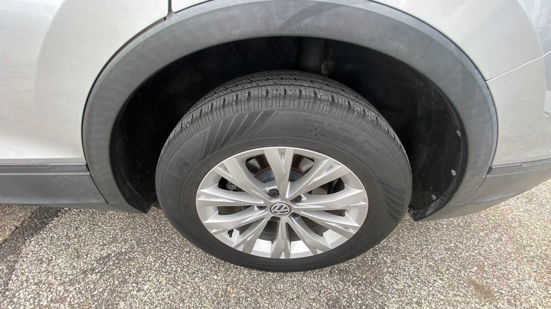 Used 2019 Volkswagen Tiguan S image 24