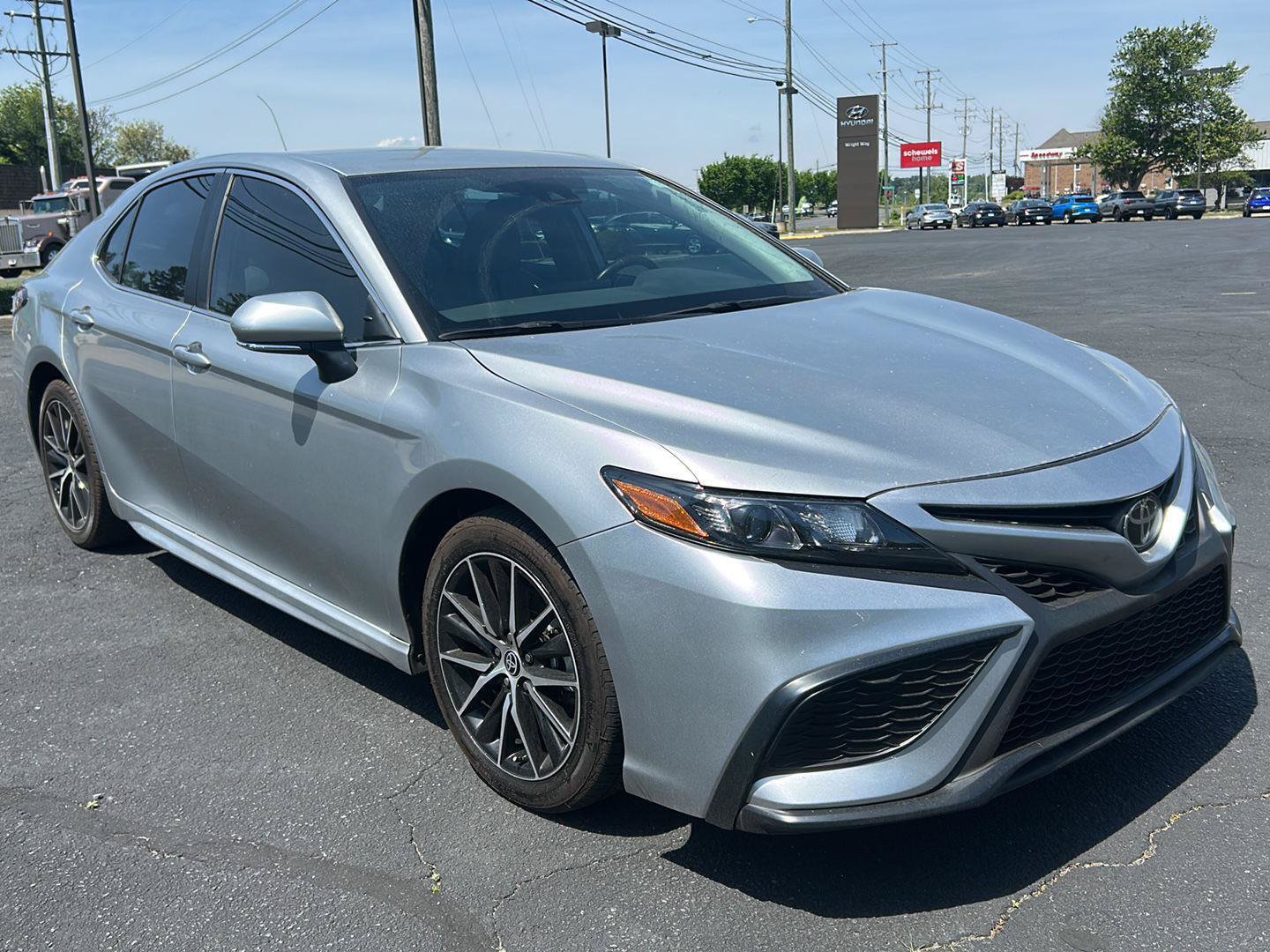 Used 2024 Toyota Camry SE FWD image 8