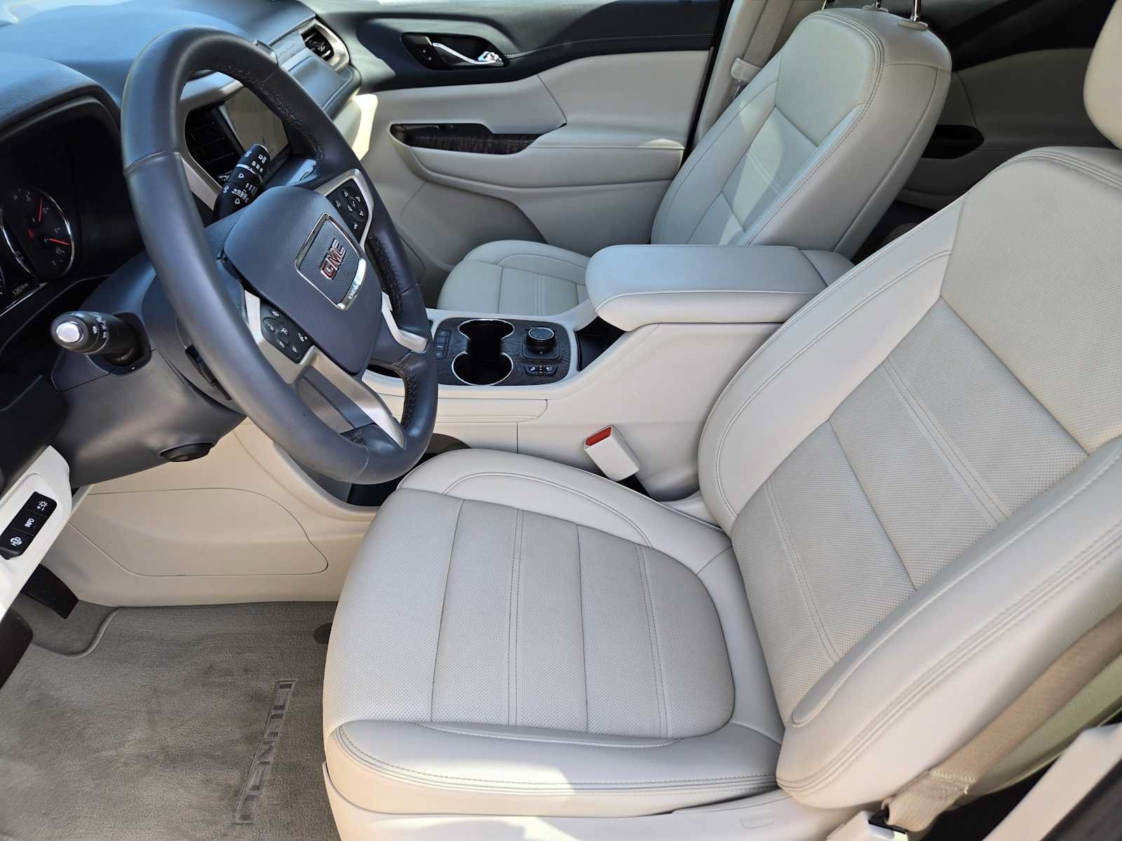 Certified 2023 GMC Acadia Denali w/ Denali Ultimate Package FWD image 14