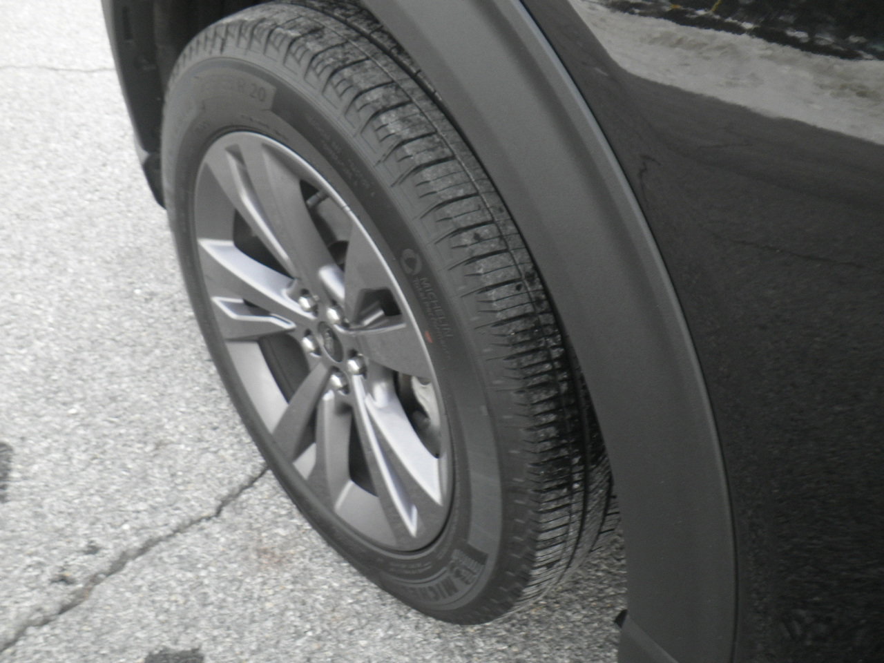 Certified 2025 Ford Explorer Active w/ Active Comfort Package image 13