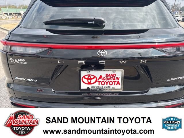 Used 2025 Toyota Crown Signia w/ Advanced Technology Package image 11