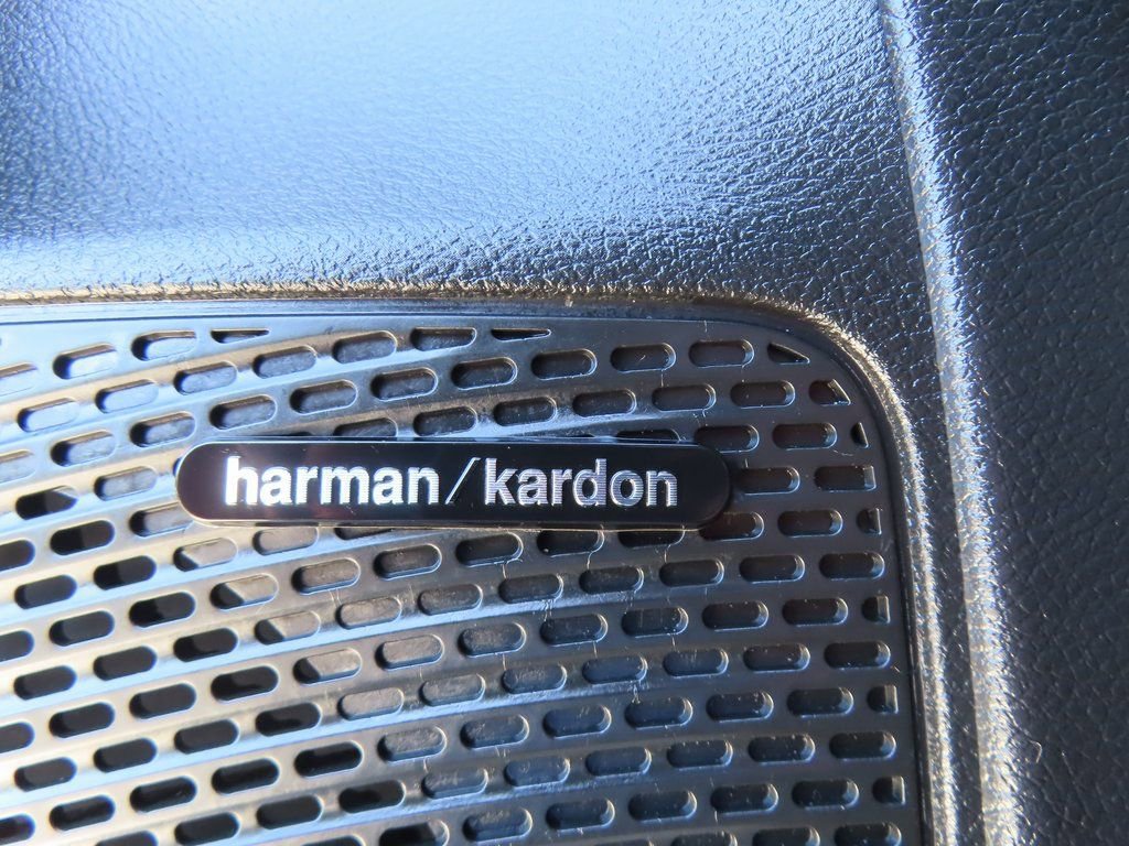 Certified 2022 Chrysler Pacifica Limited w/ S Appearance Package image 13