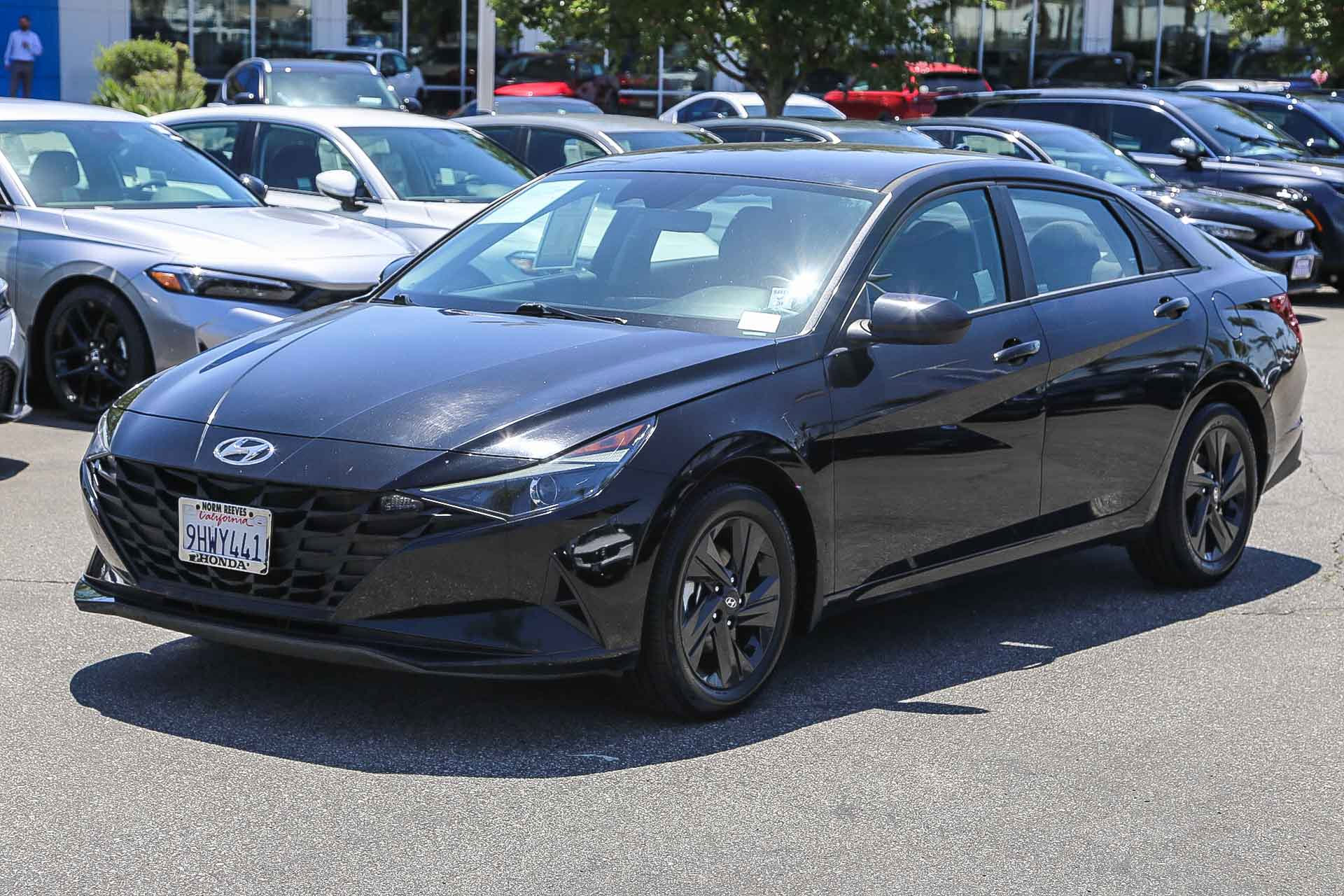 Used 2023 Hyundai Elantra Blue FWD image 3
