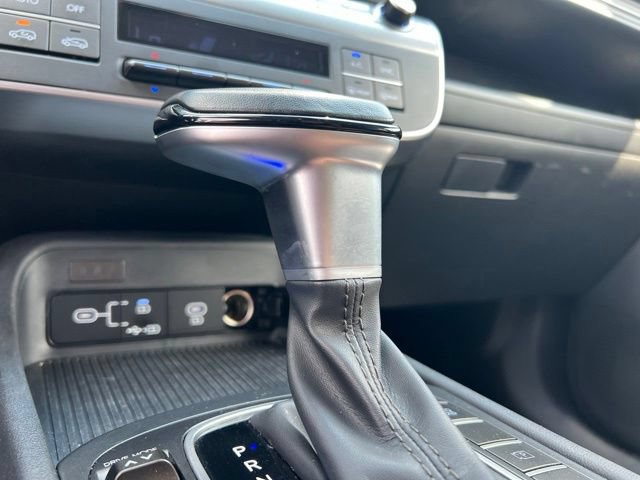 Used 2025 Hyundai Kona SEL FWD image 23