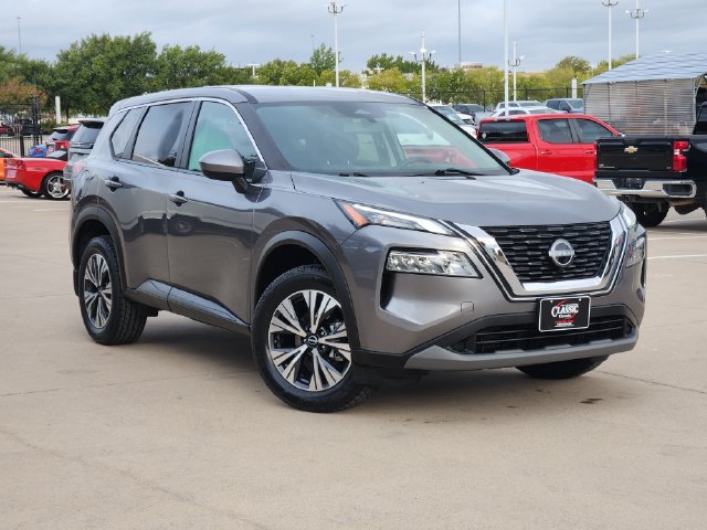 Used 2023 Nissan Rogue SV FWD image 2