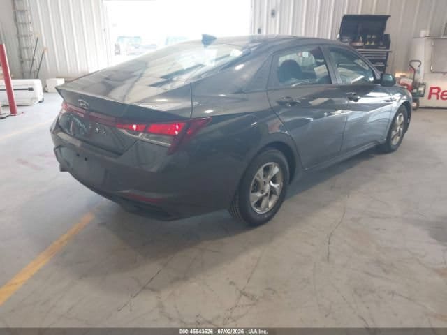 Used 2021 Hyundai Elantra SE FWD image 4