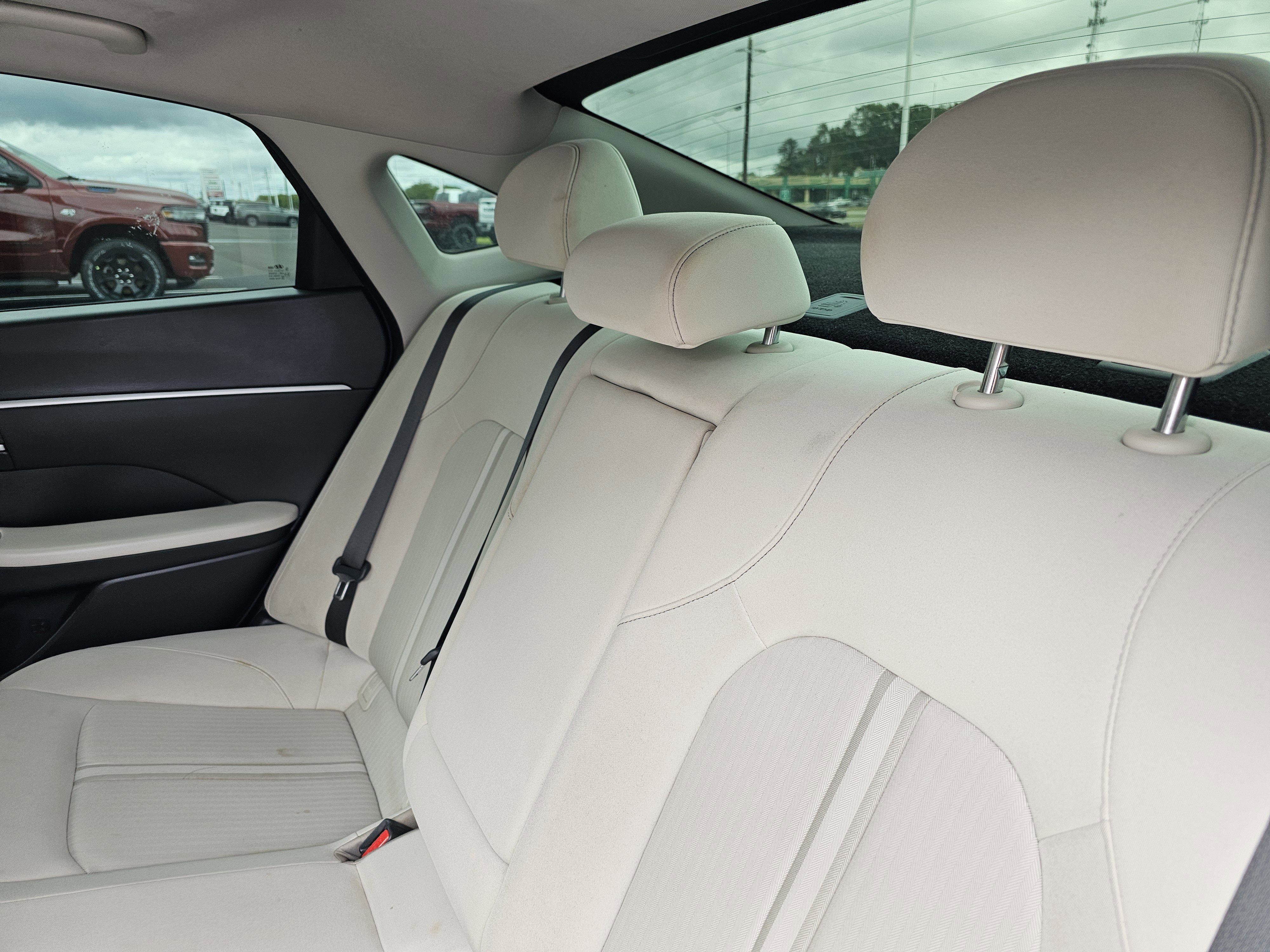 Used 2025 Hyundai Sonata SEL FWD image 32