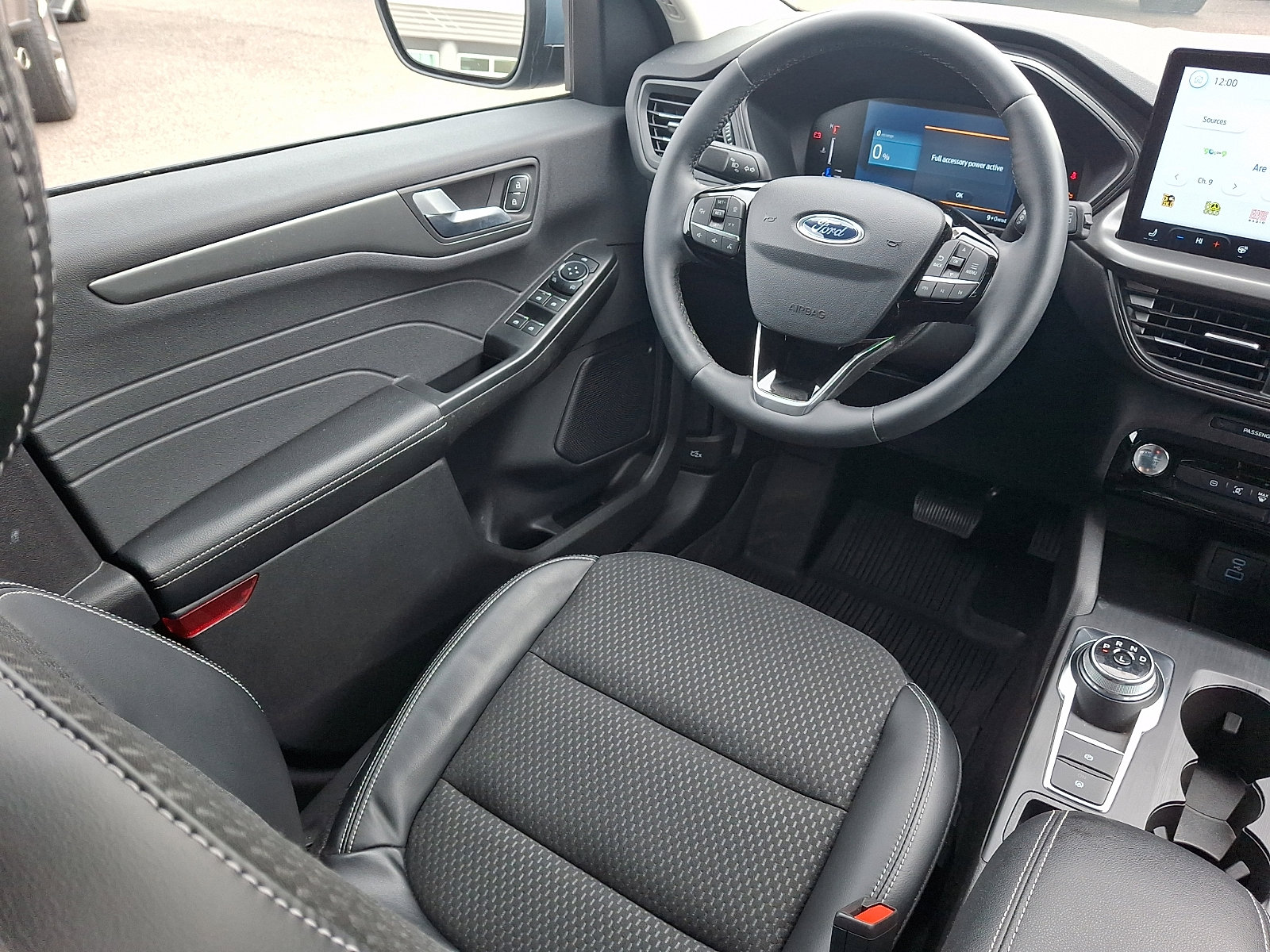 Used 2023 Ford Escape SE image 13