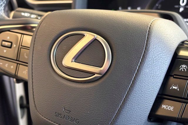 Used 2026 Lexus LX 700h Luxury w/ Appearance Package AWD/4WD image 8