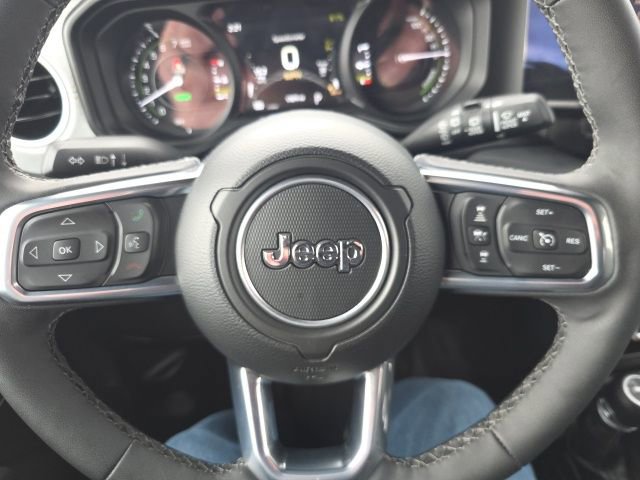 Used 2025 Jeep Wrangler Unlimited Sahara w/ Safety Group image 22