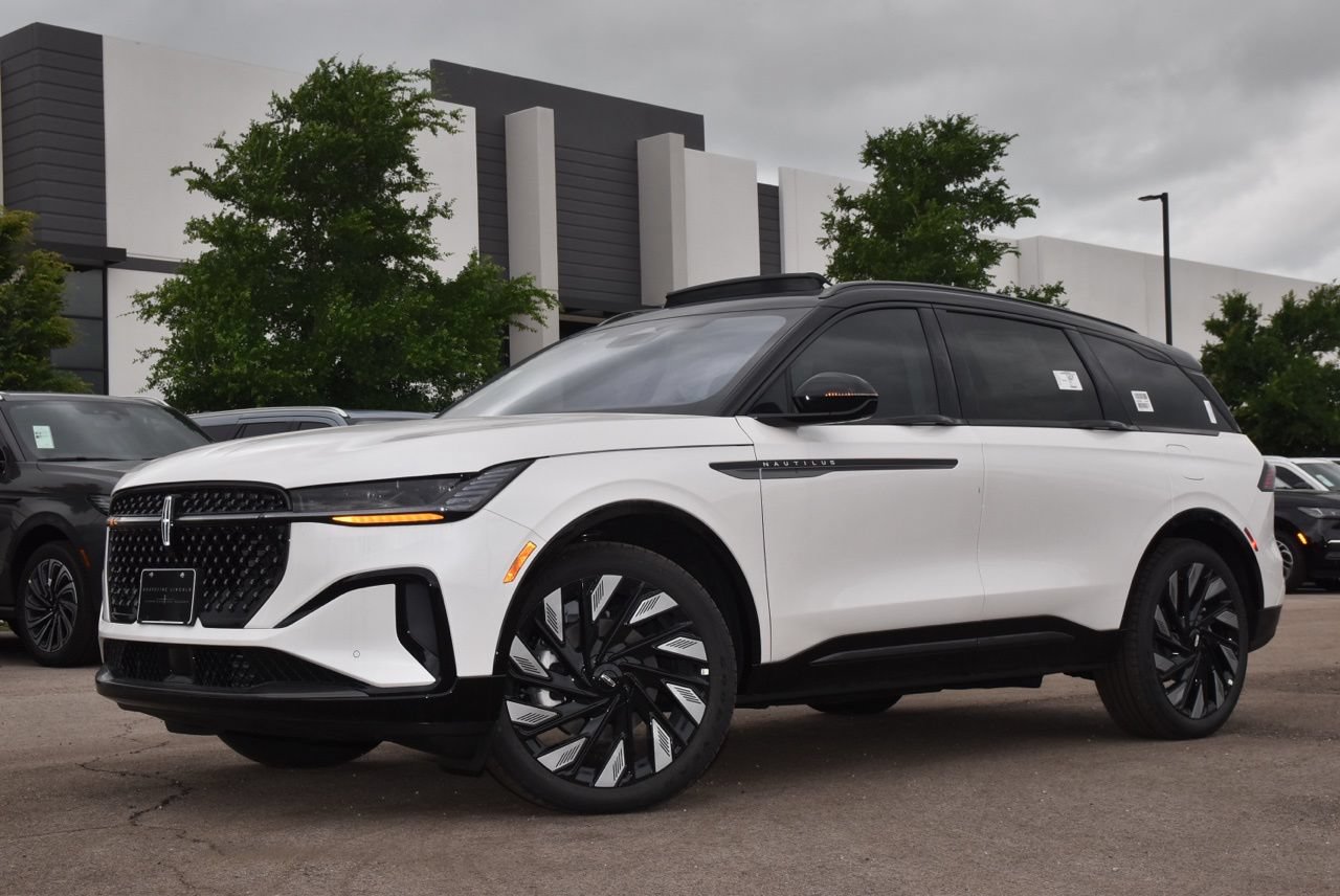 New 2026 Lincoln Nautilus Reserve AWD/4WD image 8