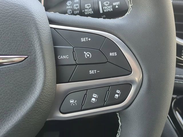 New 2026 Chrysler Pacifica Select image 31