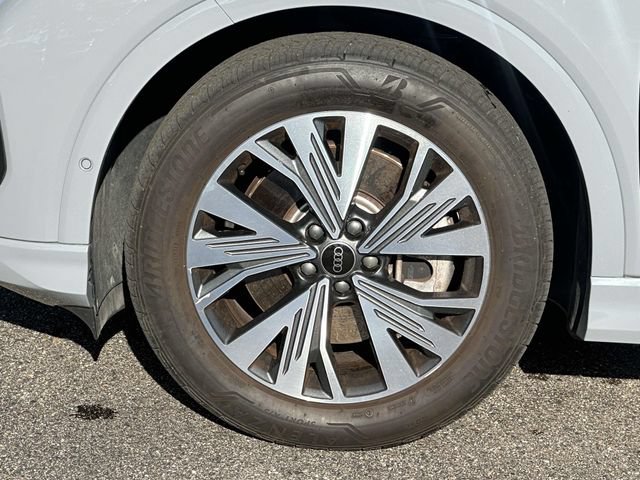 Used 2024 Audi Q4 e-tron Premium Plus w/ Premium Plus RWD image 10