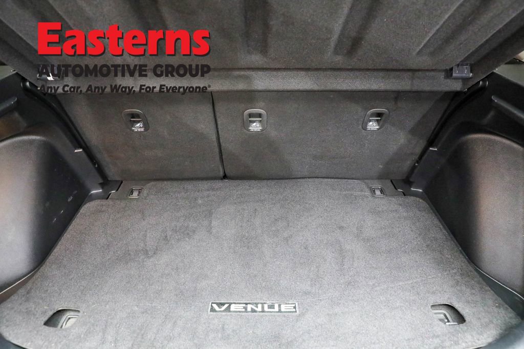 Used 2022 Hyundai Venue SEL image 14