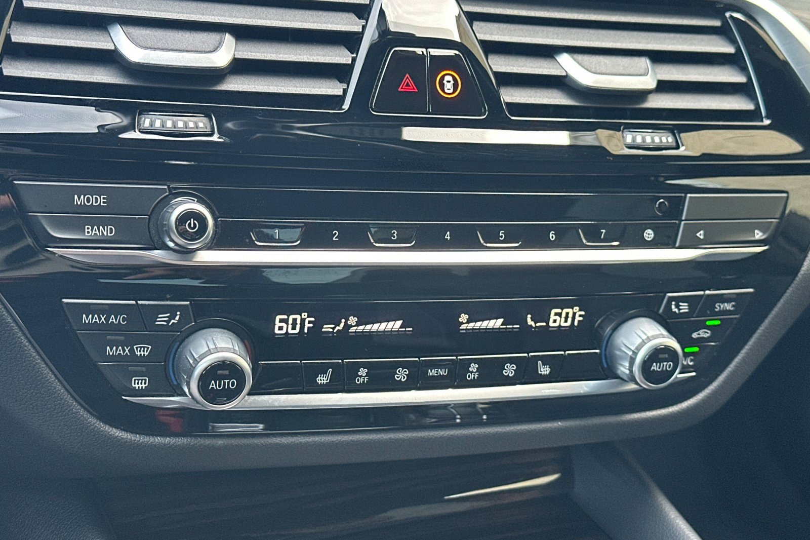 Certified 2023 BMW 530e w/ Convenience Package image 26