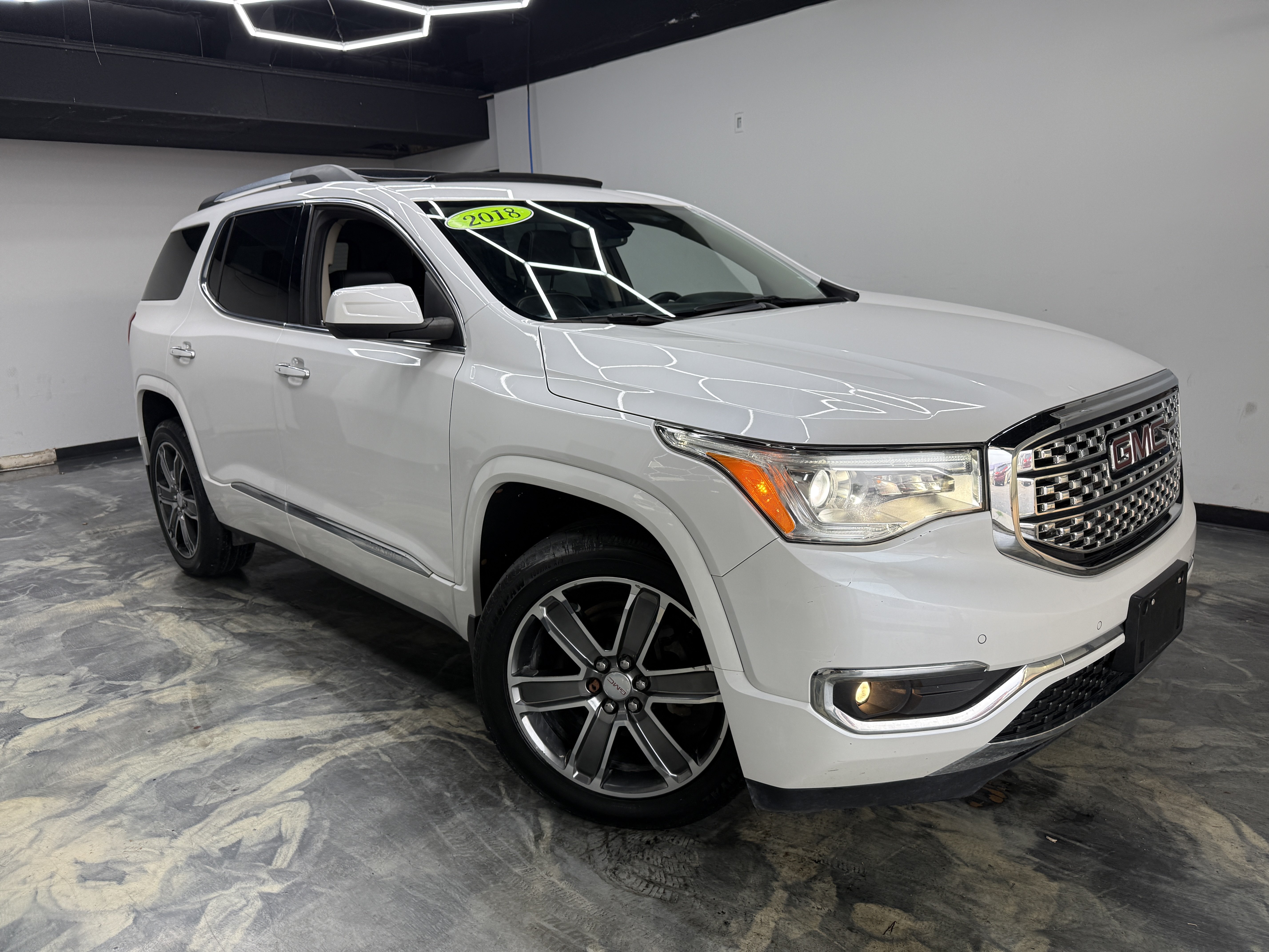 Used 2018 GMC Acadia Denali AWD/4WD image 6