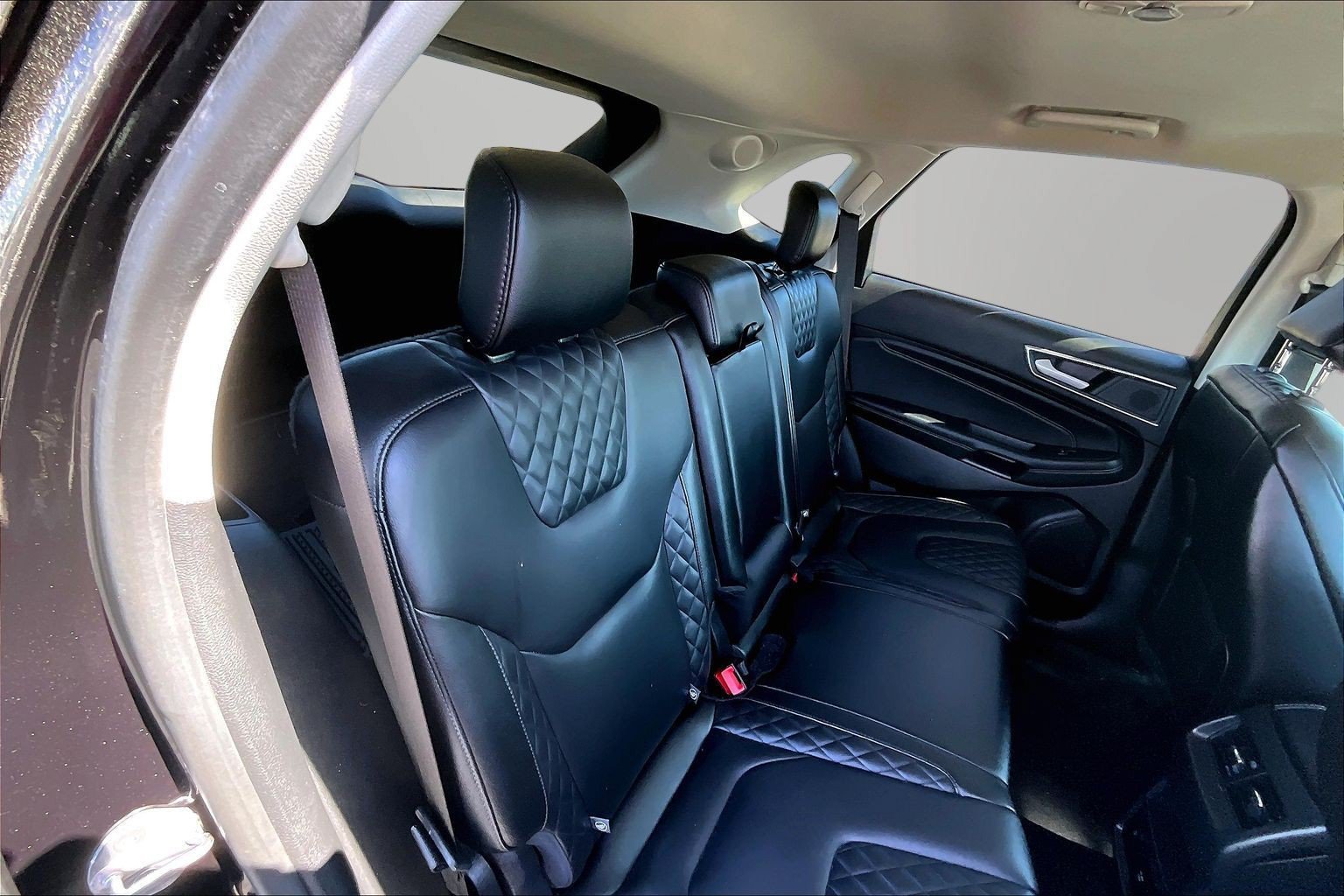 Used 2024 Ford Edge Titanium AWD/4WD image 17