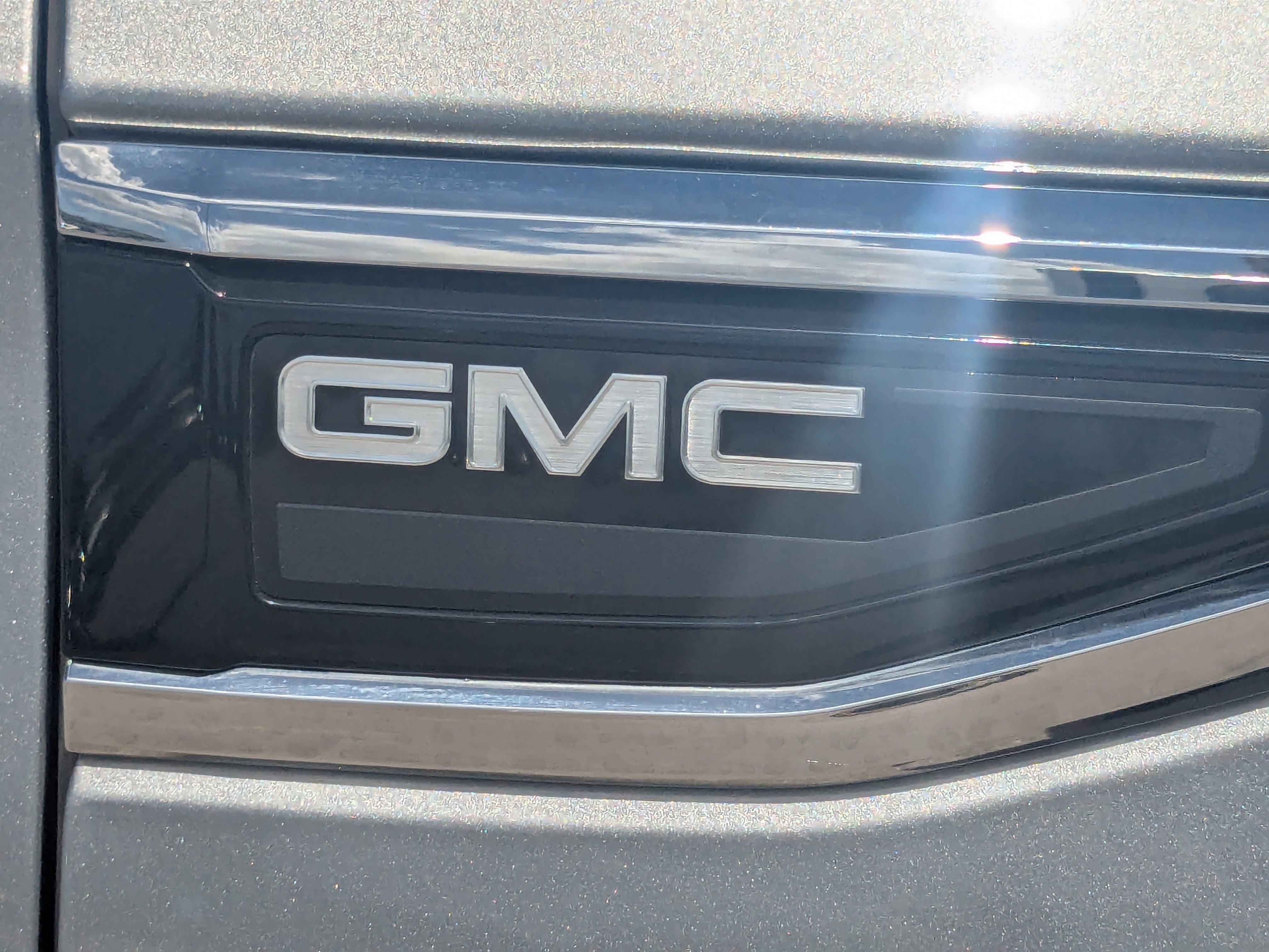 Used 2024 GMC Yukon SLT image 13