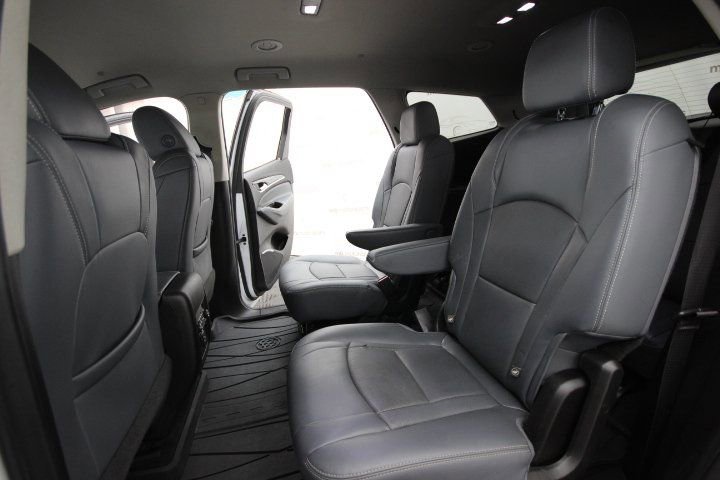 Used 2019 Buick Enclave Essence image 22