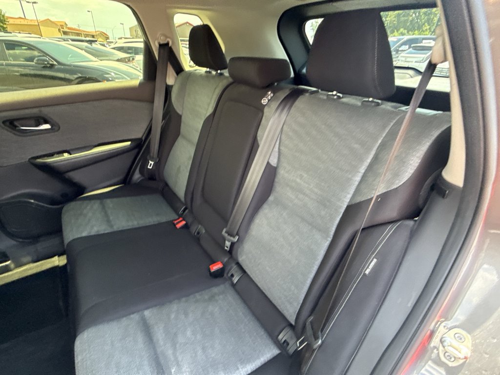 Used 2023 Nissan Rogue SV FWD image 29