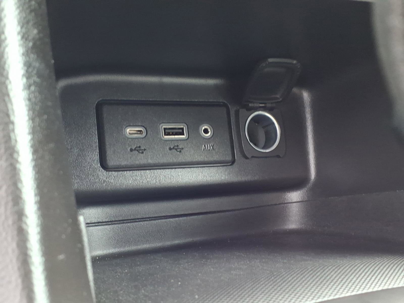 Used 2023 Chevrolet Equinox LT FWD image 15