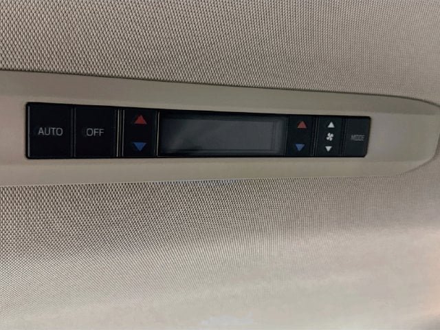 Certified 2024 Toyota Sienna XLE FWD image 27