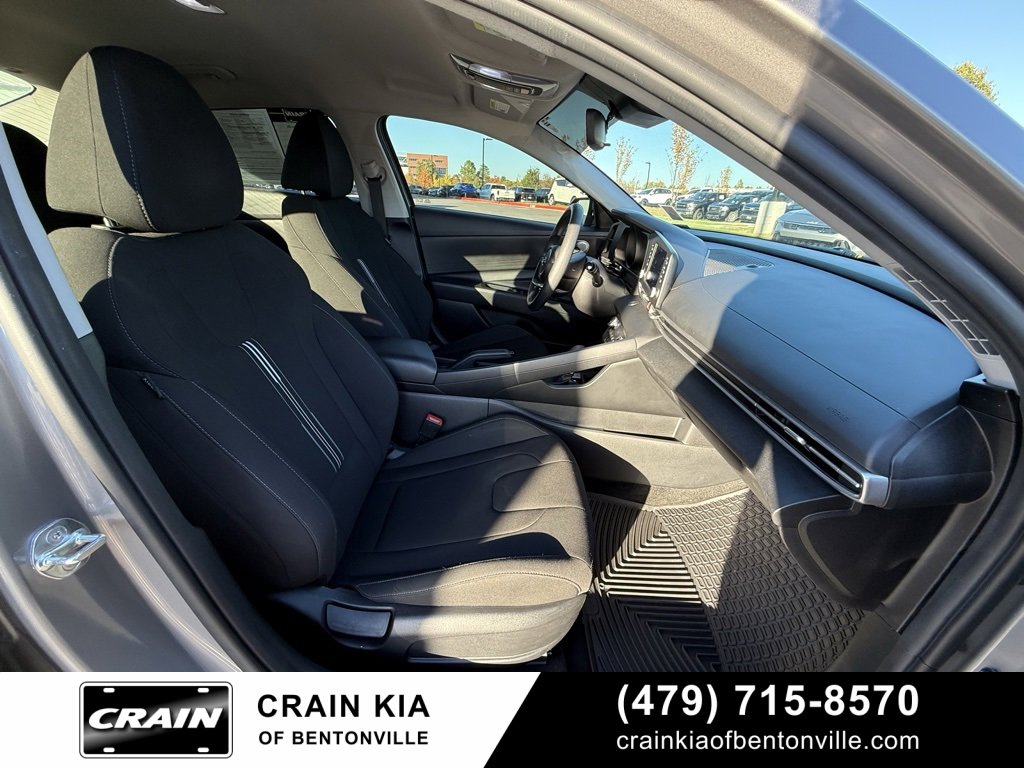 Used 2022 Hyundai Elantra SEL image 28