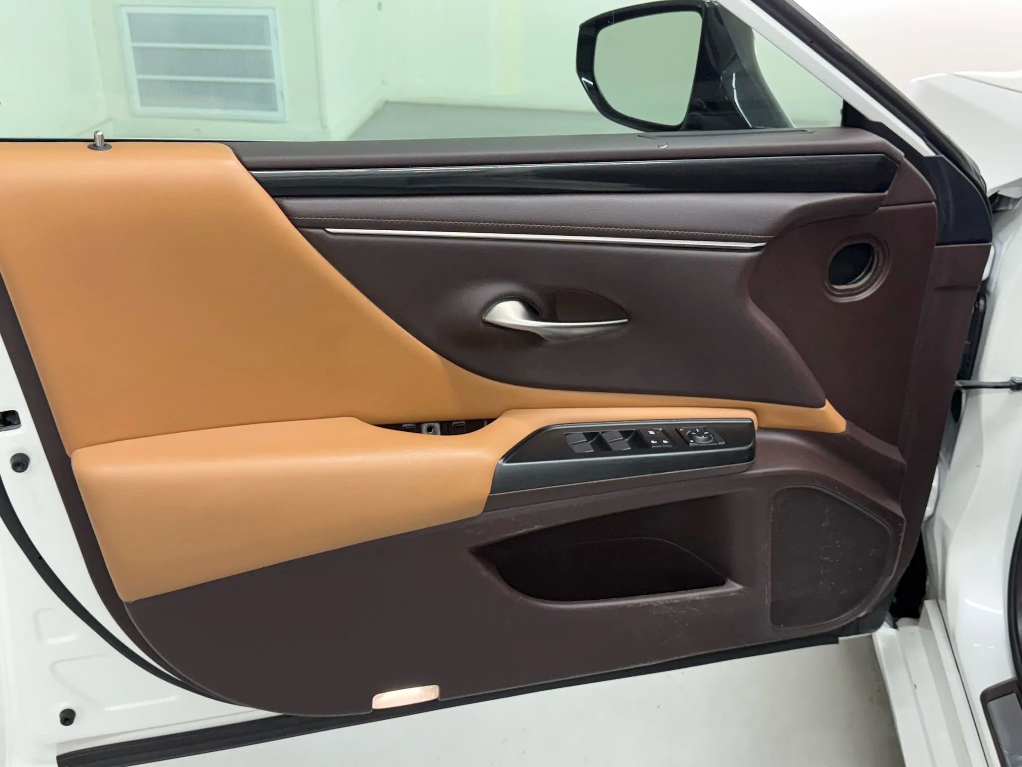 Used 2019 Lexus ES 350 w/ Accessory Package 2 image 20