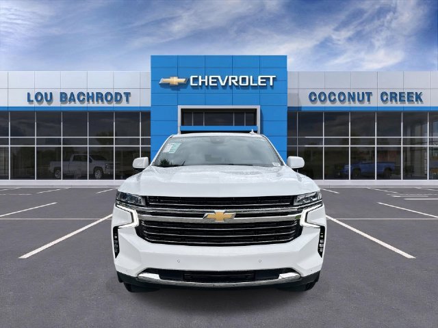 Used 2024 Chevrolet Suburban LT RWD image 3