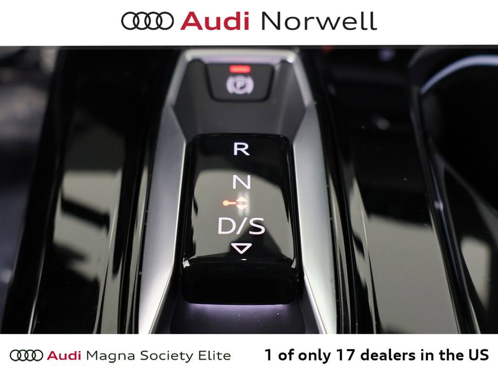 Used 2025 Audi Q5 2.0T Premium w/ Convenience Package image 4