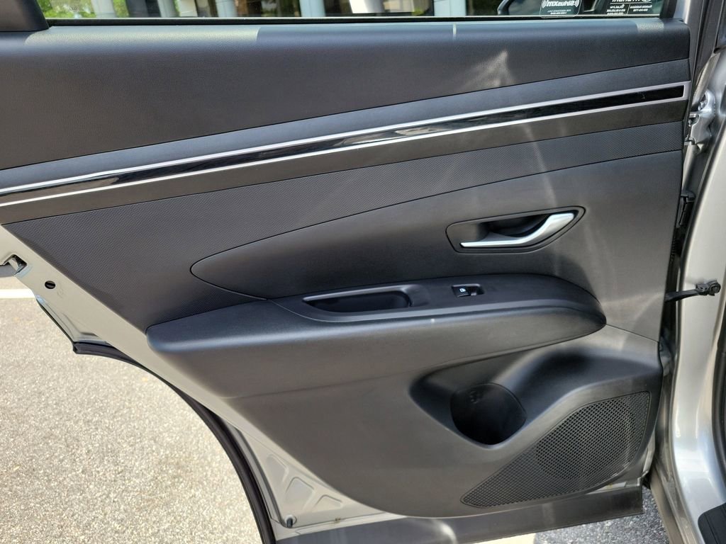 Used 2023 Hyundai Tucson SEL w/ Winter Package FWD image 12