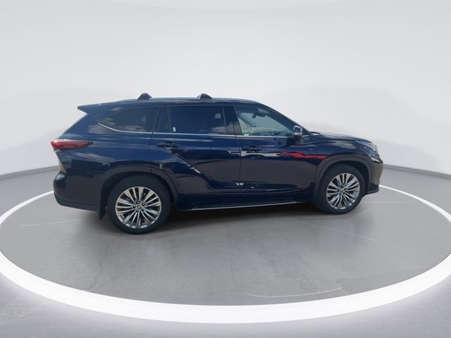 Used 2023 Toyota Highlander Platinum AWD/4WD image 9