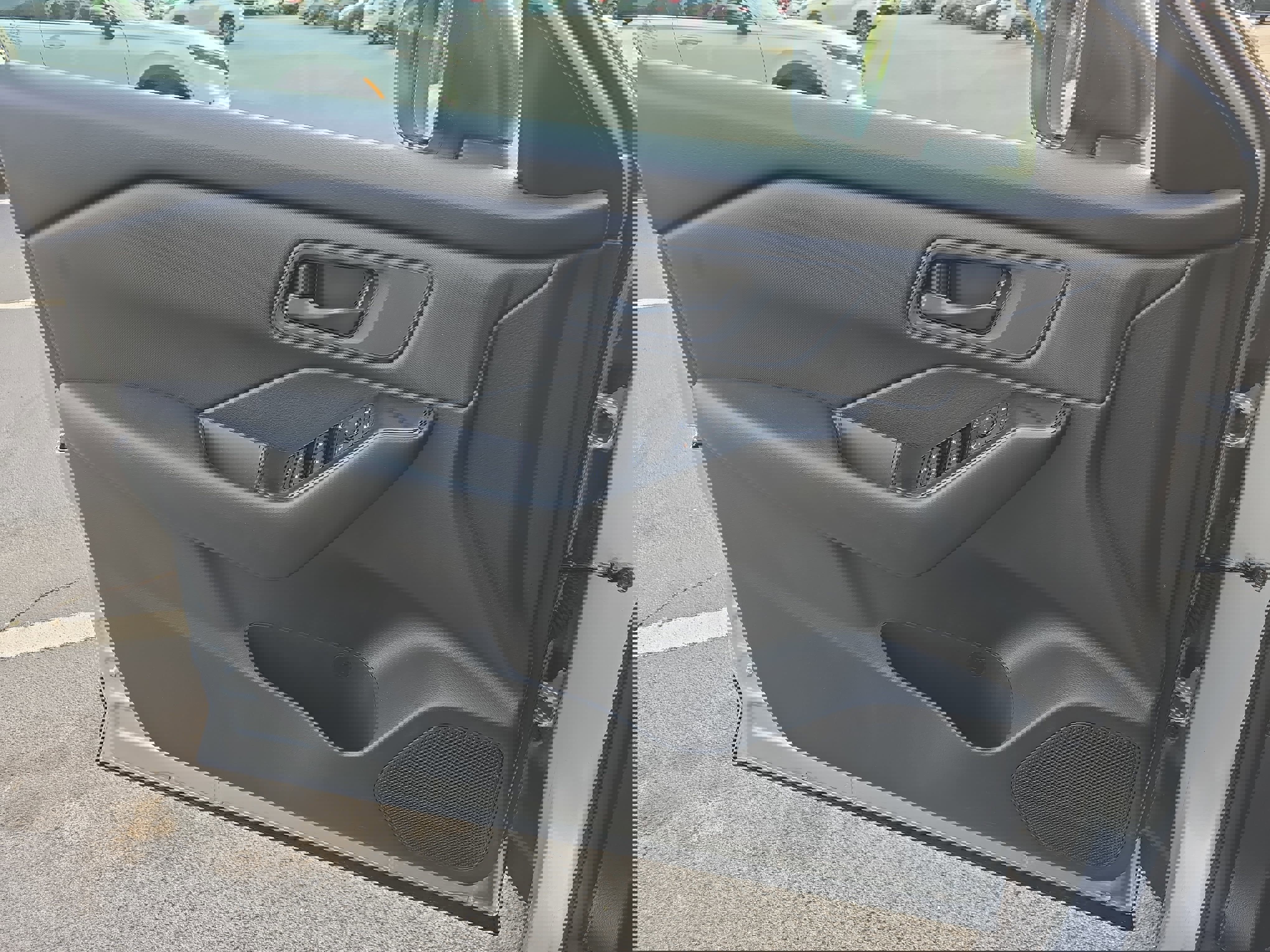 Used 2024 Nissan Rogue S image 28