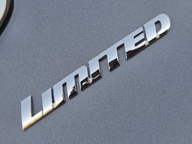 Used 2023 Toyota Tundra Limited AWD/4WD image 9