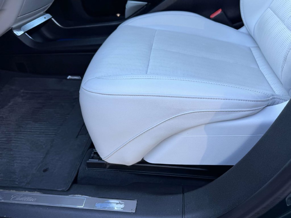 Certified 2024 Cadillac Lyriq Luxury w/ LPO, Floor Liner Package AWD/4WD image 15