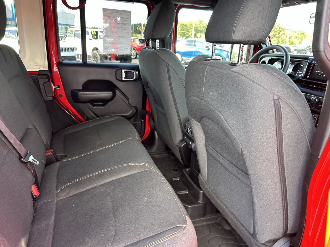 Used 2024 Jeep Wrangler Unlimited w/ Convenience Group AWD/4WD image 17