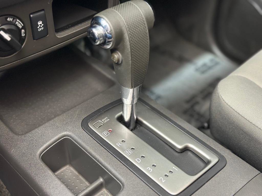 Used 2015 Nissan Xterra X image 19