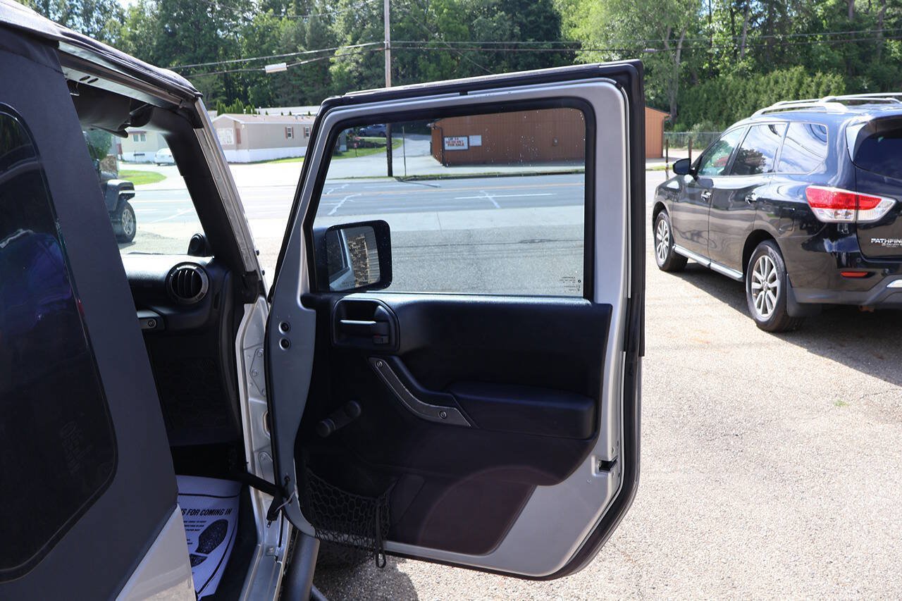 Used 2012 Jeep Wrangler Sport AWD/4WD image 19