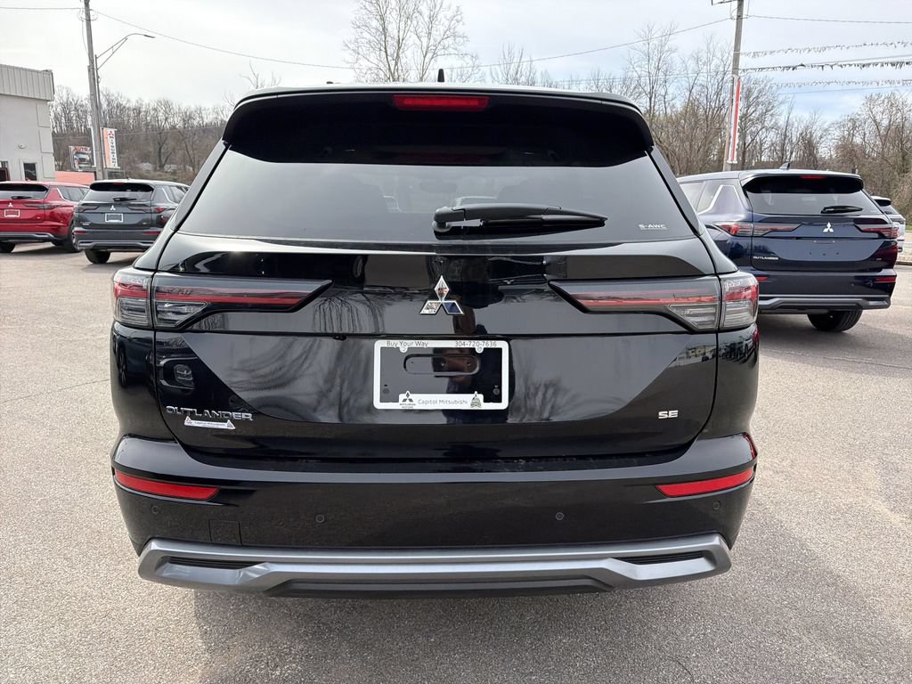New 2026 Mitsubishi Outlander SE AWD/4WD image 5
