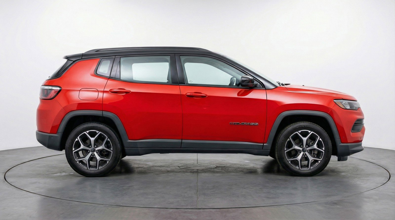 Used 2025 Jeep Compass Limited image 11